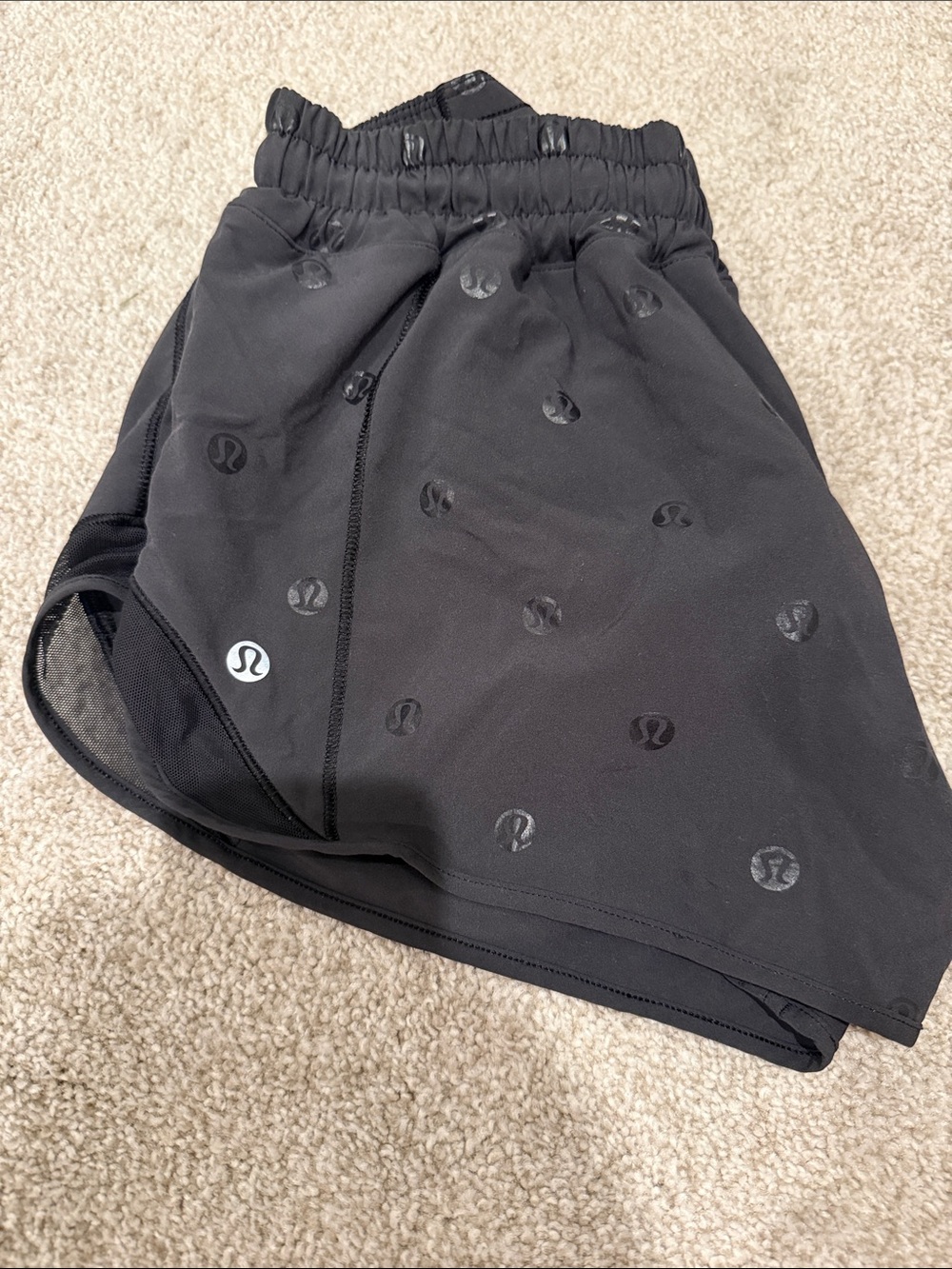 lululemon Speed Up Short *2.5" Foil Athletic Shorts Black Size 8 - Picture 3 of 4